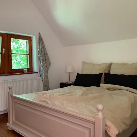 Charmantes Kutscherhaus/charming Romantic Hideaway *