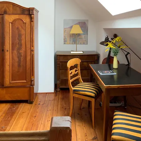 Charmantes Kutscherhaus/charming Romantic Hideaway Holiday home Liebenwalde