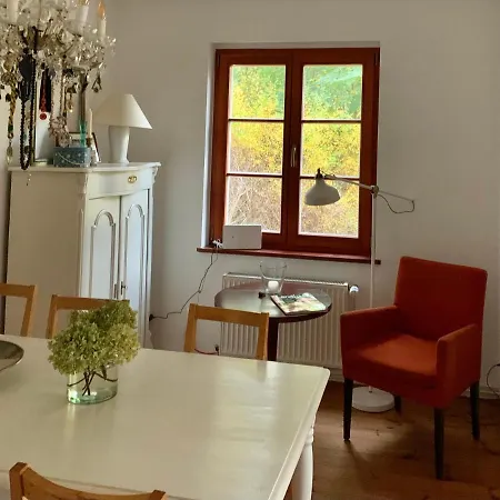 Charmantes Kutscherhaus/charming Romantic Hideaway *